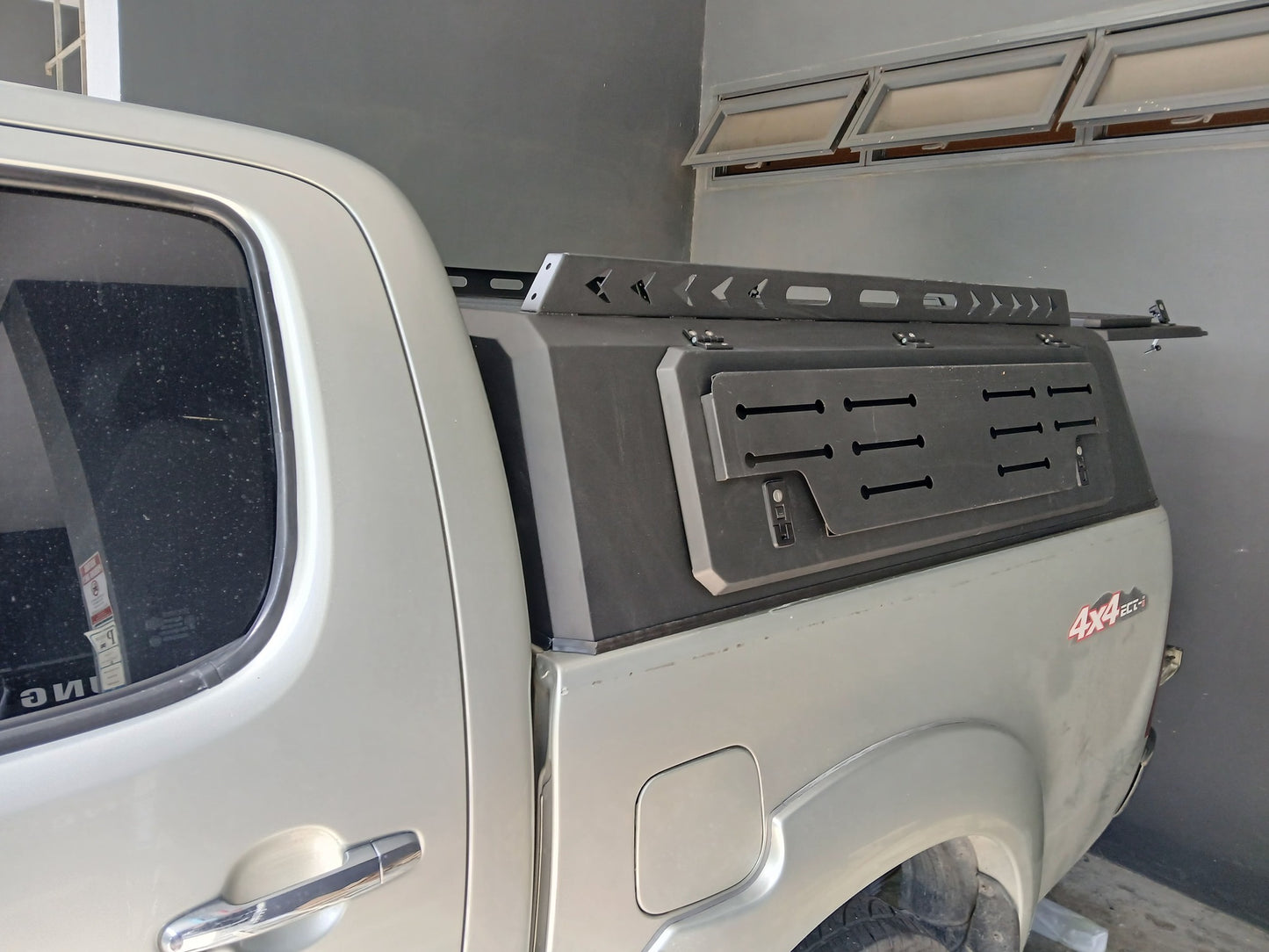 4x4 Offroad Key Locking Hard Shell Pickup Bed Covers Caps Canopy Camper Shell Trucks Topper for Dmax Navara NP300 Hilux